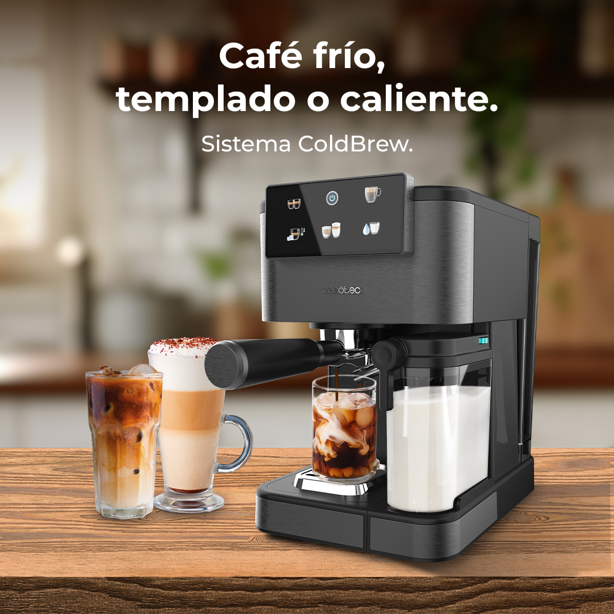 Cafetera moderna en una mesa de madera con tres bebidas de café.