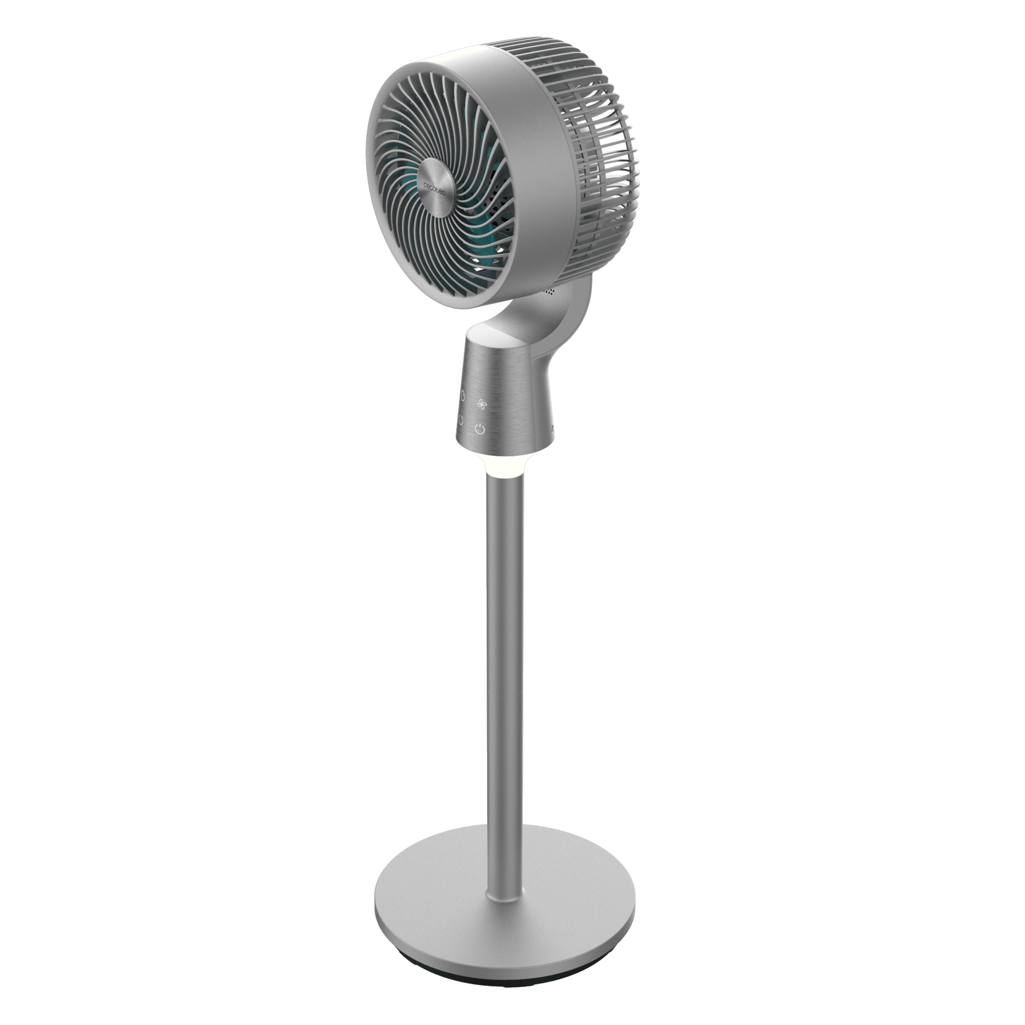 Un ventilador de pedestal plateado sobre una base redonda con fondo negro.