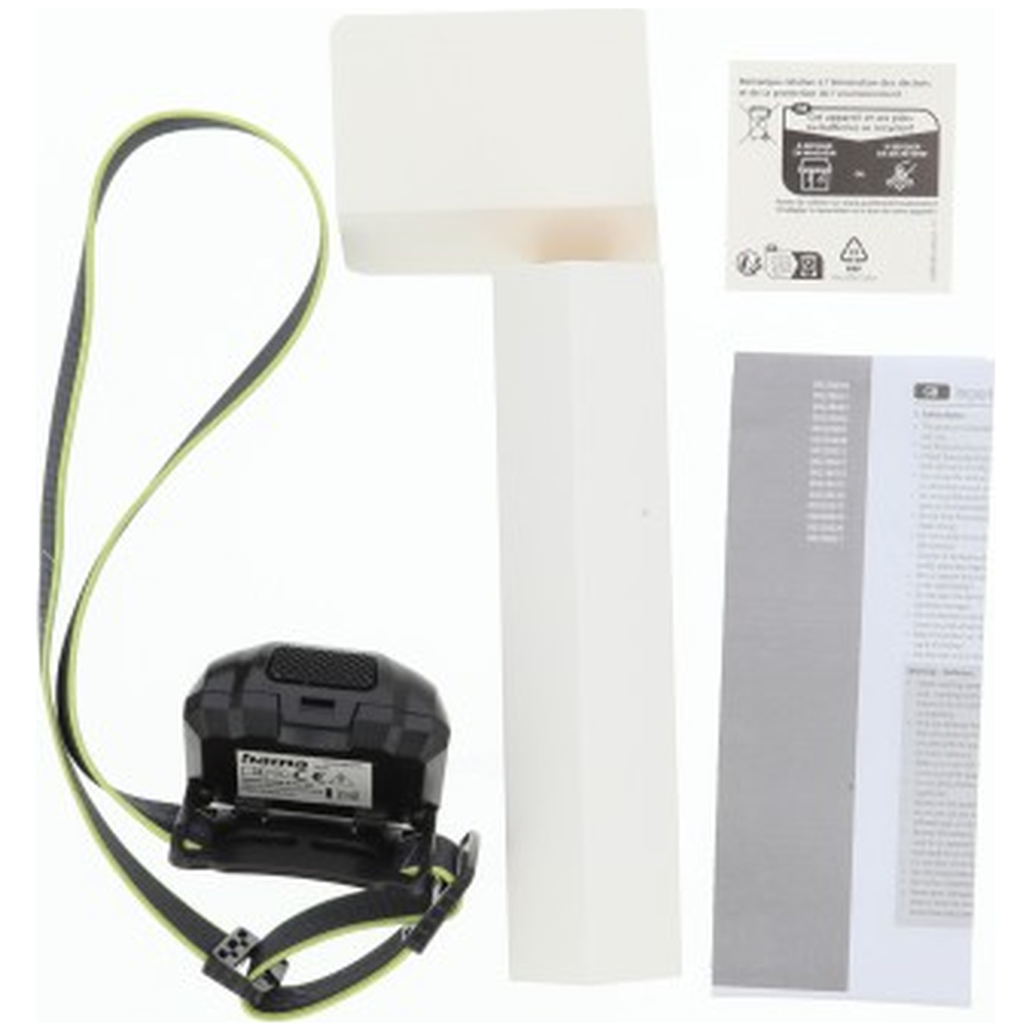 Zwarte hoofdlamp met groene band, witte verpakking en handleidingen op een witte achtergrond.