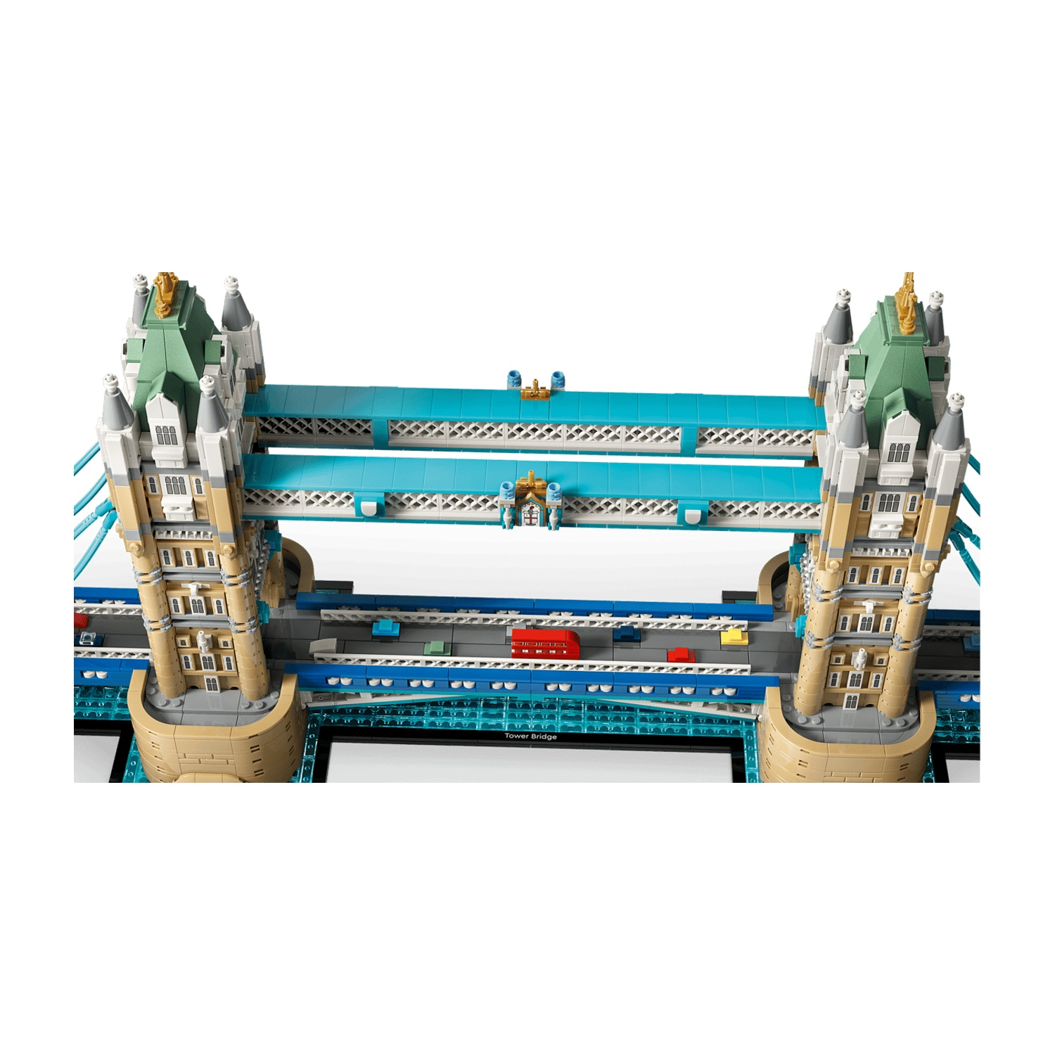 Un dettagliato modello Lego del Tower Bridge con torri gemelle, passerelle blu e piccoli veicoli.