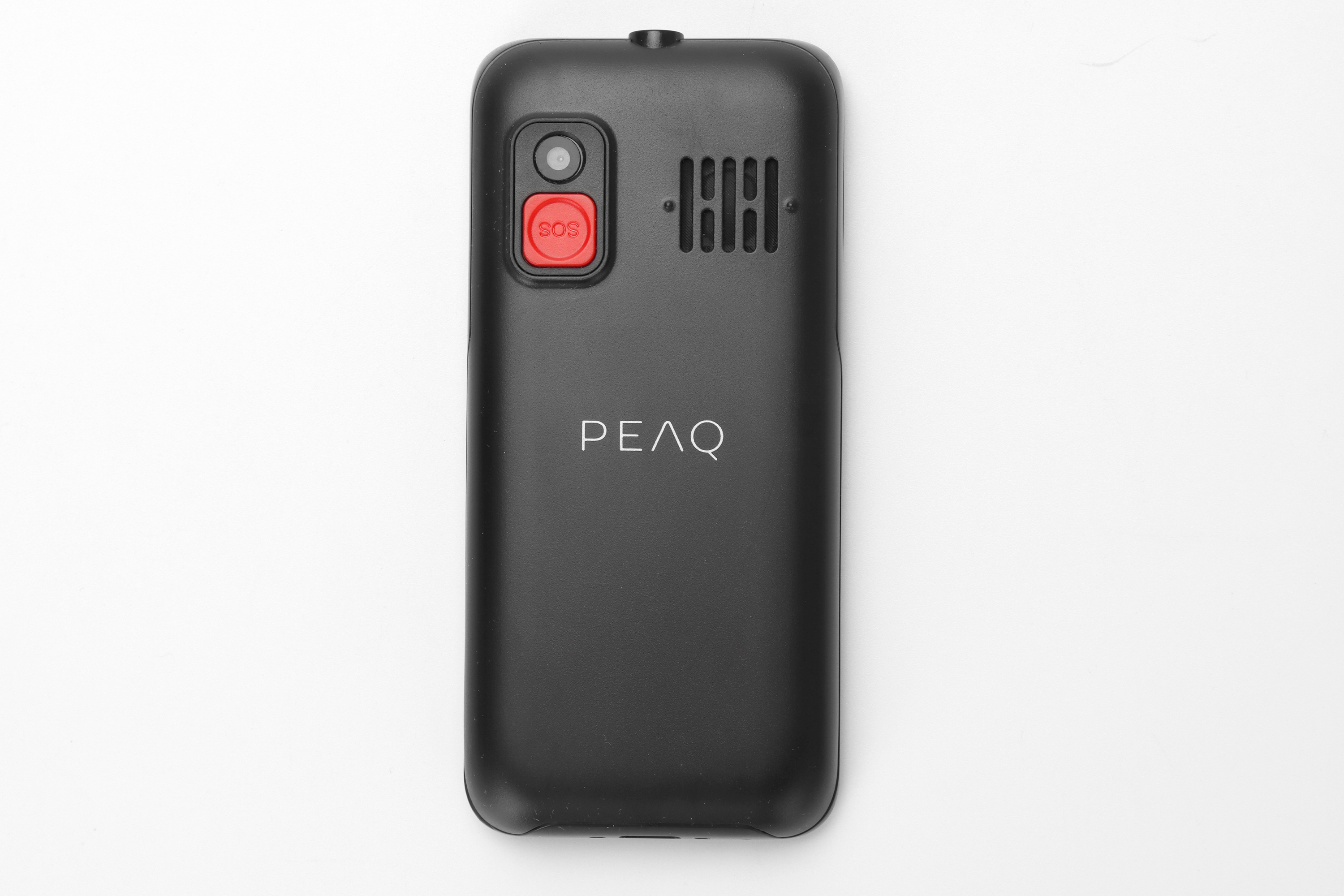 Rückseite eines schwarzen PEAQ-Mobiltelefons mit einer roten SOS-Taste und einer Kamera.