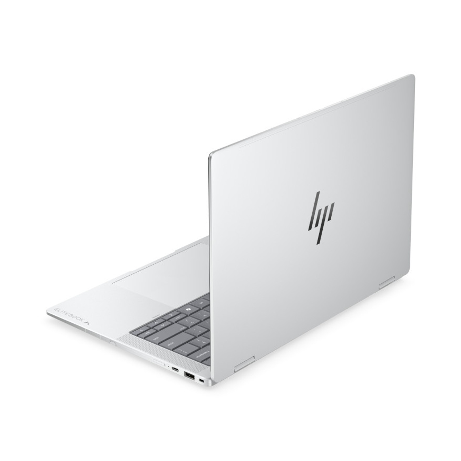 Un computer portatile HP EliteBook argento è leggermente aperto su sfondo bianco, mostrando il logo.
