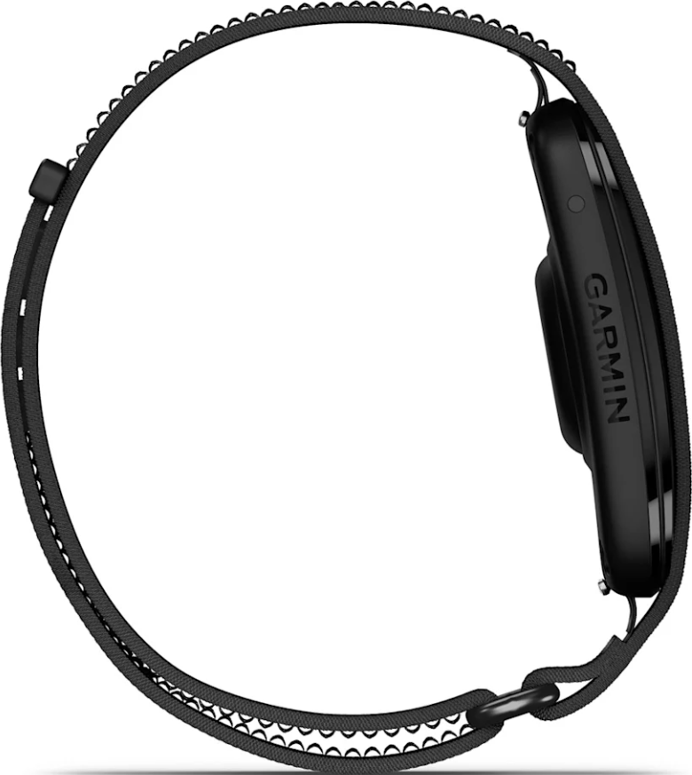 Vue de profil d'une montre connectée Garmin noire avec un bracelet en nylon tressé sur fond blanc.