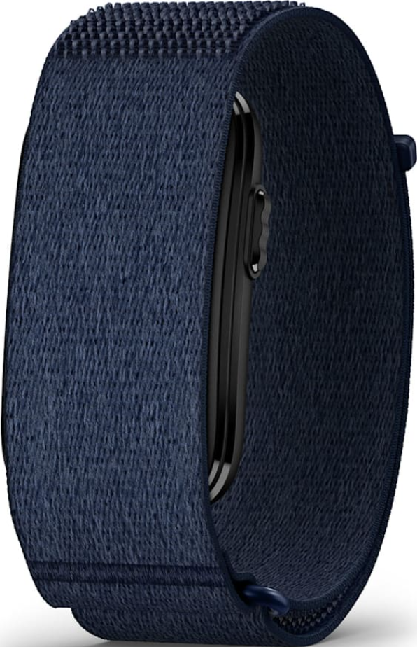 Bracelet de montre tressé bleu foncé avec boîtier noir sur fond blanc.