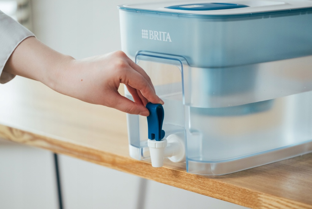 Dystrybutor filtrujący do wody BRITA Flow 8,2l + filtr do wody Maxtra Pro Przezroczysto-niebieski
