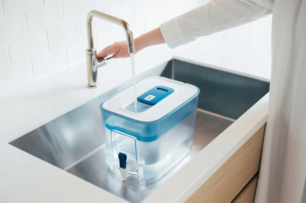 Dystrybutor filtrujący do wody BRITA Flow 8,2l + filtr do wody Maxtra Pro Przezroczysto-niebieski
