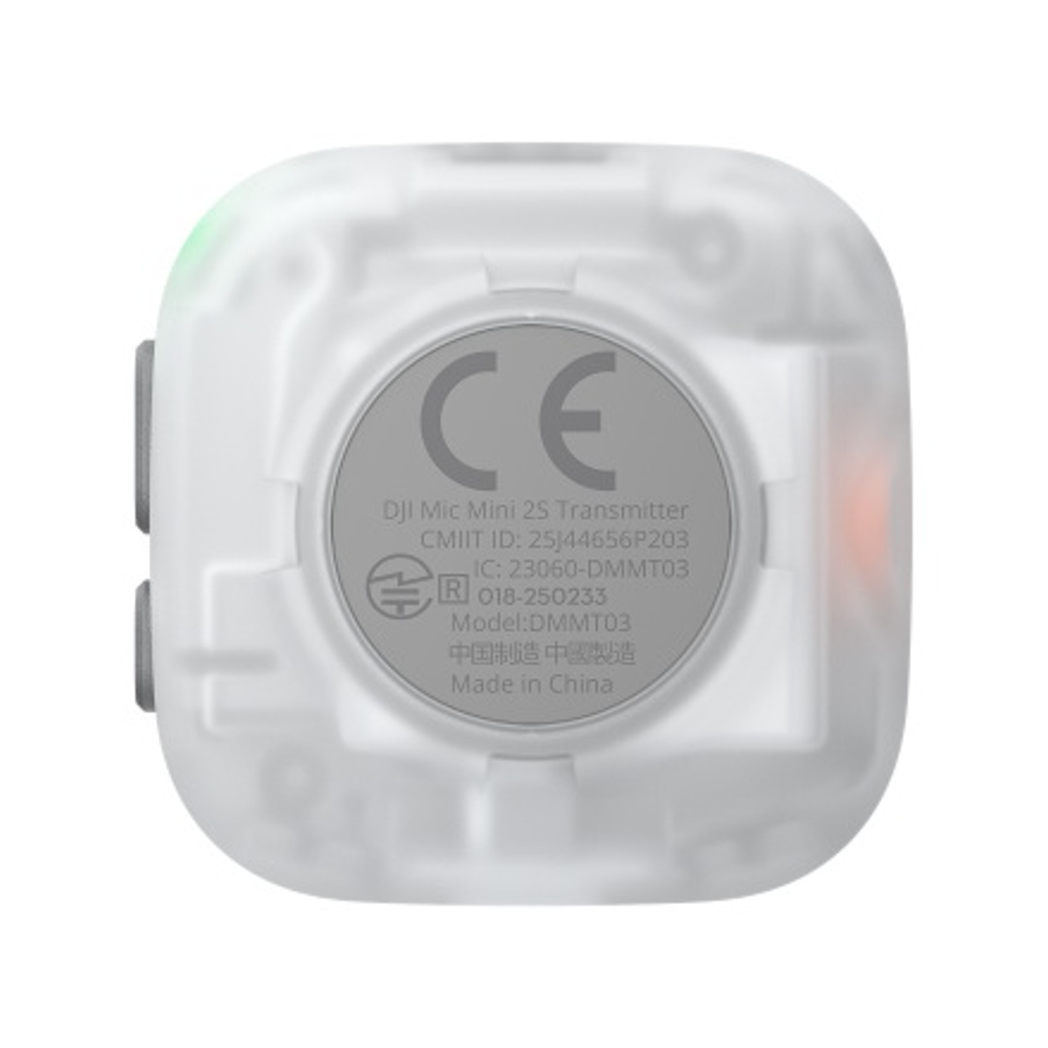 Retro di un trasmettitore DJI Mic Mini 2S bianco con marchio CE e informazioni su cerchio grigio.