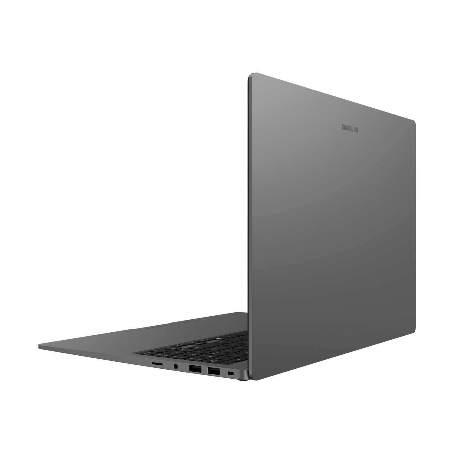 Un computer portatile Samsung grigio aperto su sfondo bianco, mostrando le porte laterali.
