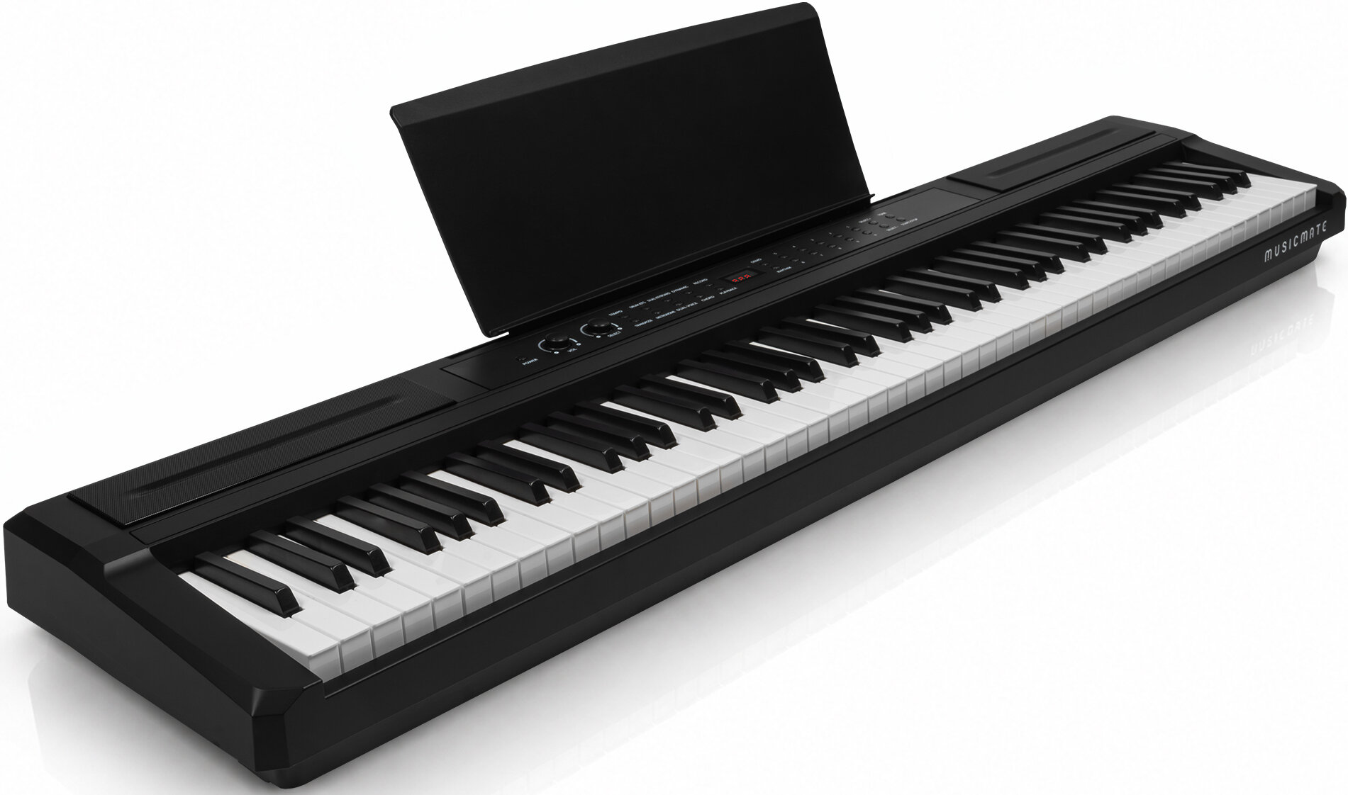 Czarne keyboard cyfrowy ze stojakiem na nuty, pokazany na białym tle.
