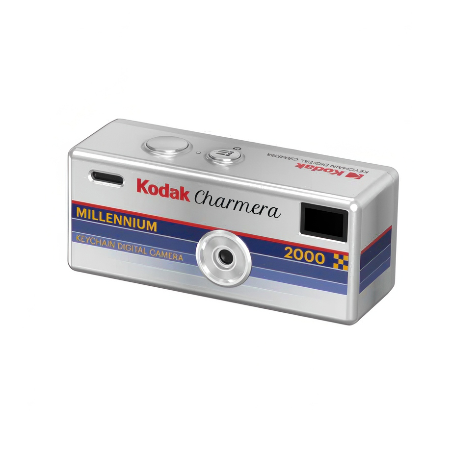 Beyaz arkaplanda mavi ve sarı şeritli gümüş renkli Kodak Charmera 2000 dijital anahtarlık kamera.