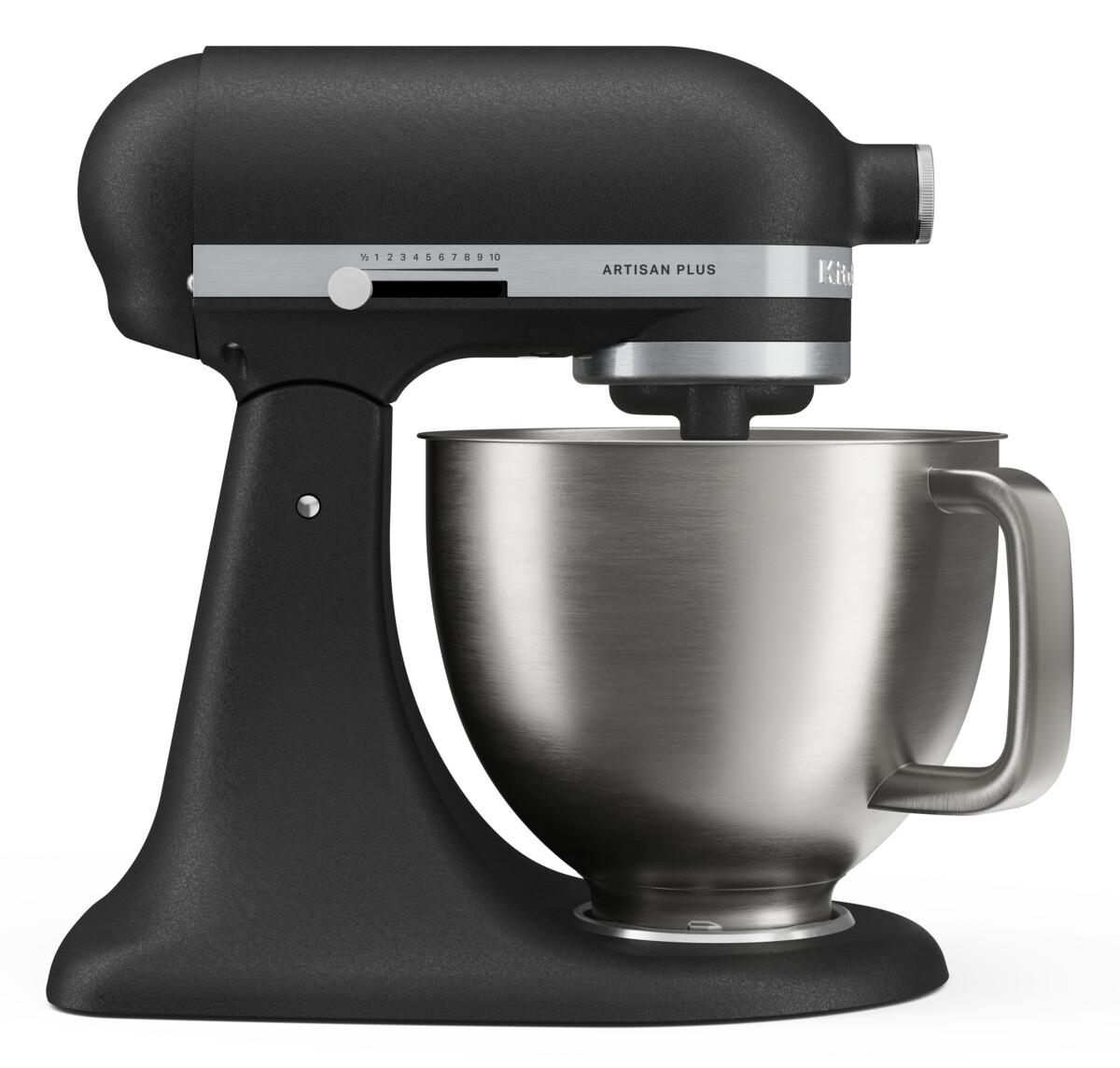 Ein mattschwarzer Standmixer mit einer silbernen Edelstahlschüssel auf weißem Hintergrund.