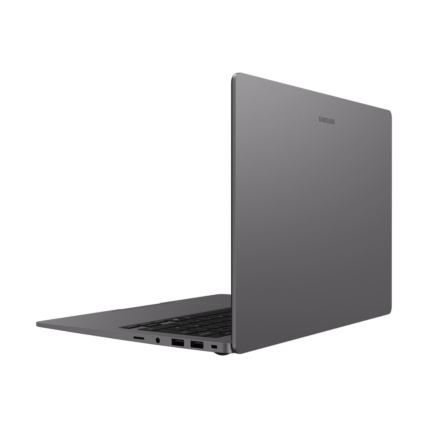 Un laptop Samsung grigio aperto su sfondo bianco mostra le porte laterali e il logo.