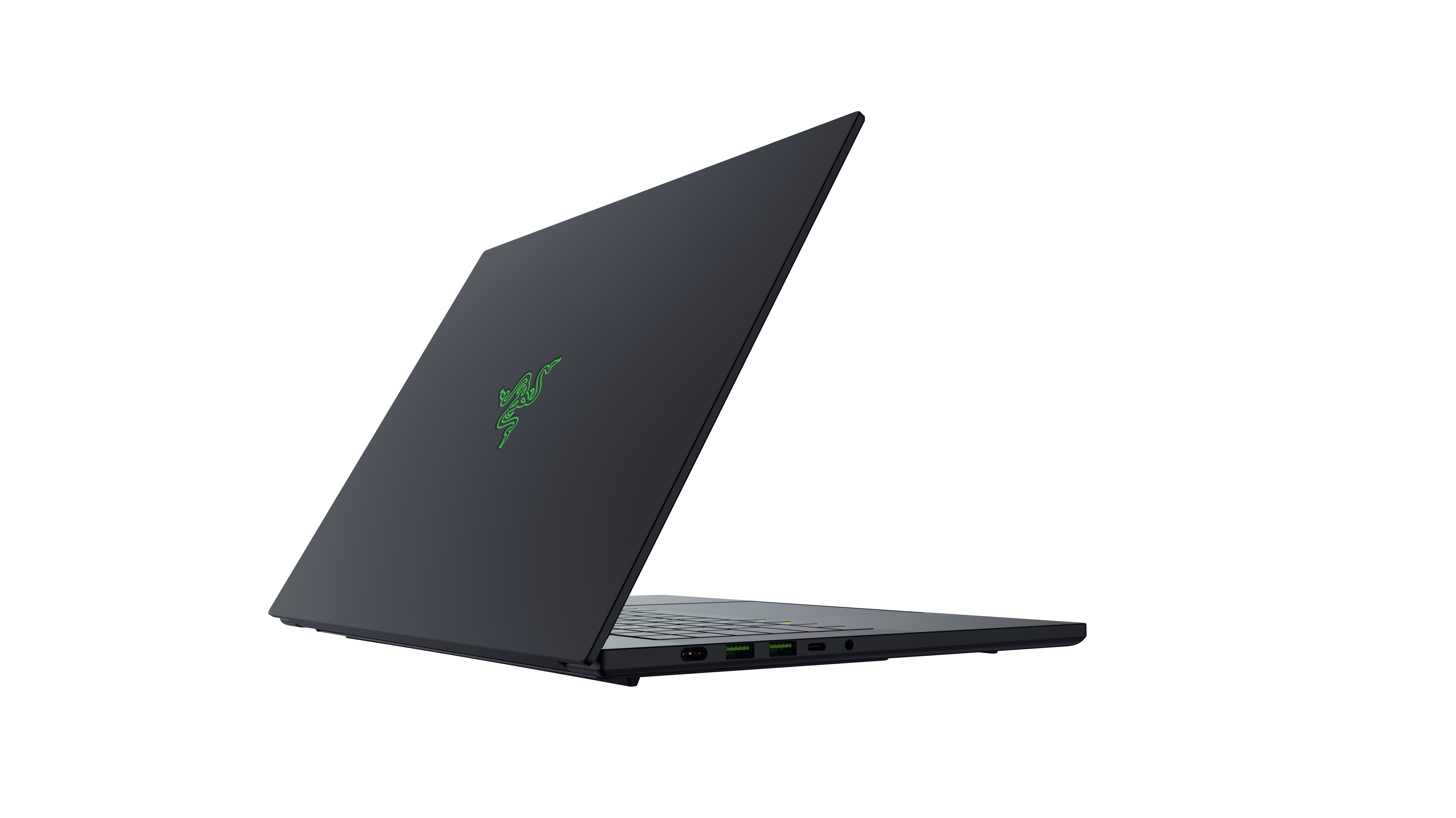 Ein schwarzer Razer Gaming-Laptop von hinten, mit grünem Logo vor weißem Hintergrund.