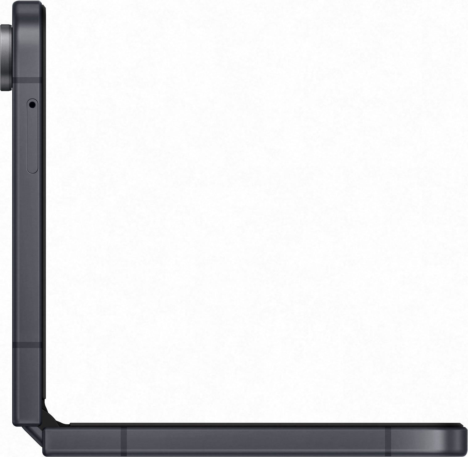 Vista laterale di uno smartphone pieghevole scuro aperto su sfondo bianco.