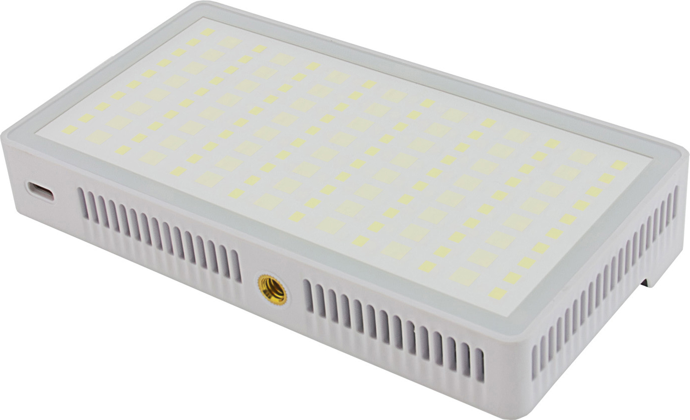 Panneau LED blanc portable avec de nombreuses petites diodes électroluminescentes jaunes et fentes d'aération.