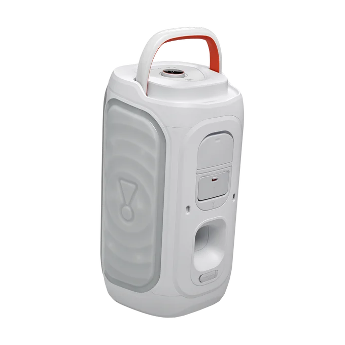 Un altavoz portátil JBL blanco con asa roja sobre un fondo negro.