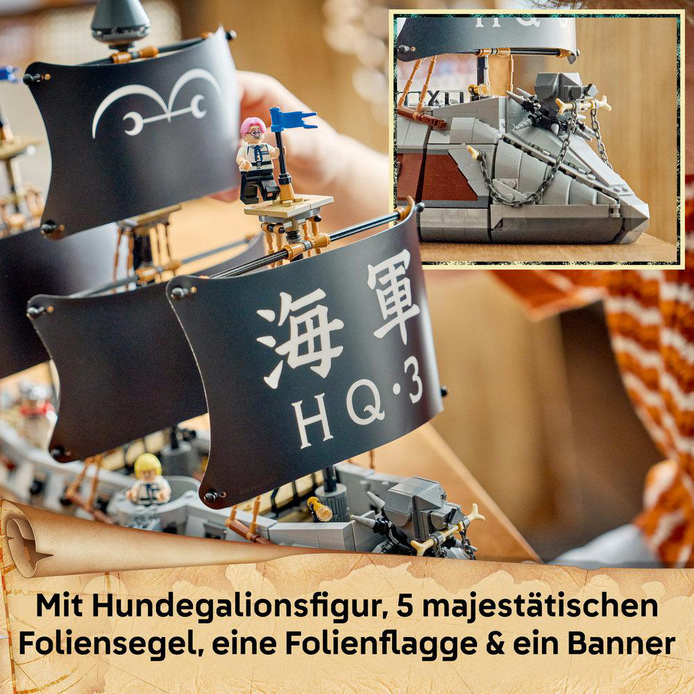Ein Lego-Piratenschiff mit schwarzen Segeln, auf denen asiatische Schriftzeichen stehen, und einer kleinen Figur an Deck.