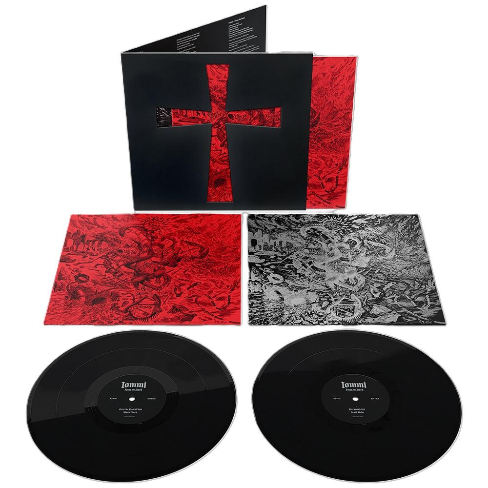 Schallplatten-Set mit schwarzem Cover, Kreuz-Stanzung, zwei illustrierten Innenhüllen und zwei schwarzen Vinyl-LPs.