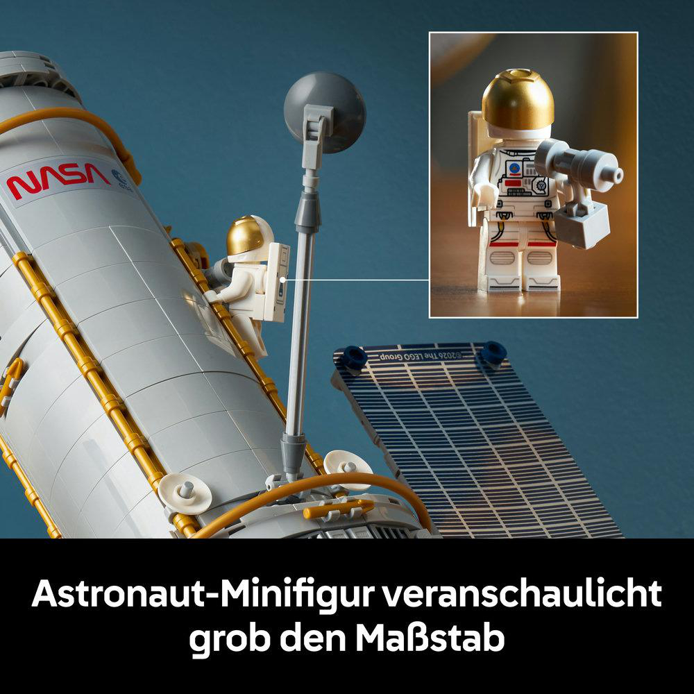 Lego-NASA-Rakete mit Astronaut-Minifigur und Solarpaneel.