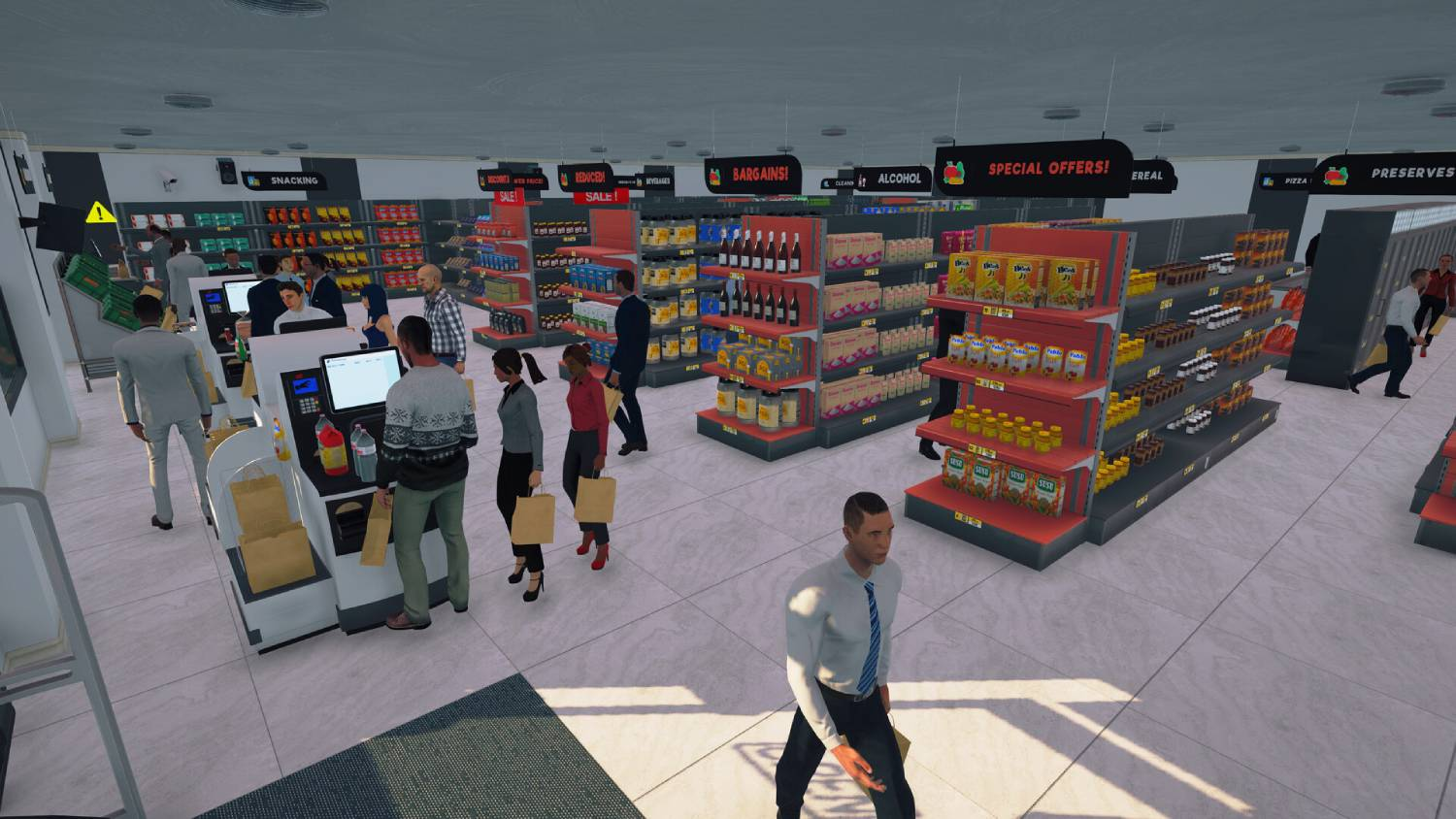 Interior de la tienda con estantes llenos de mercancía y compradores moviéndose.