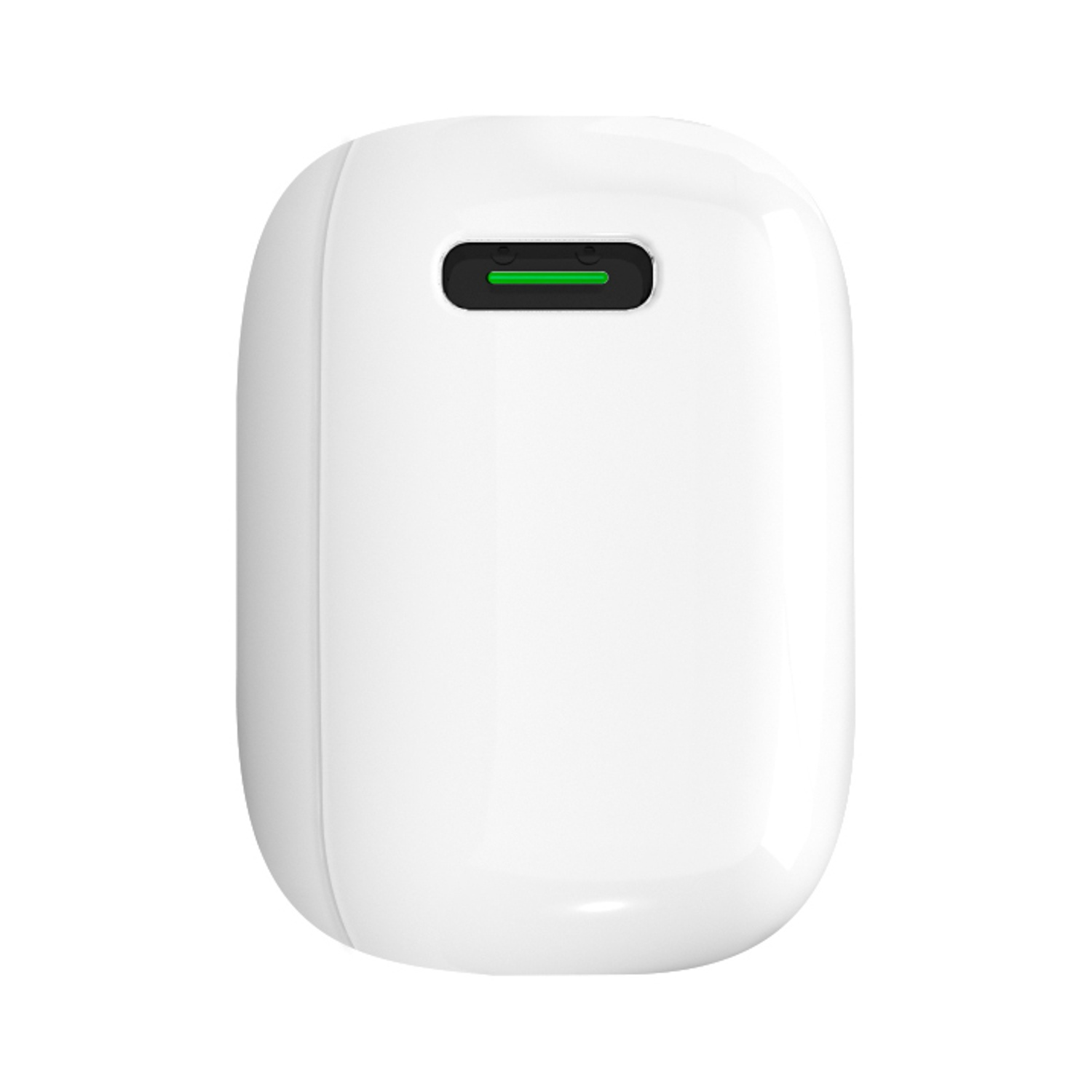 Caricabatterie USB-C bianco e arrotondato con una striscia verde luminosa sulla porta su sfondo bianco.