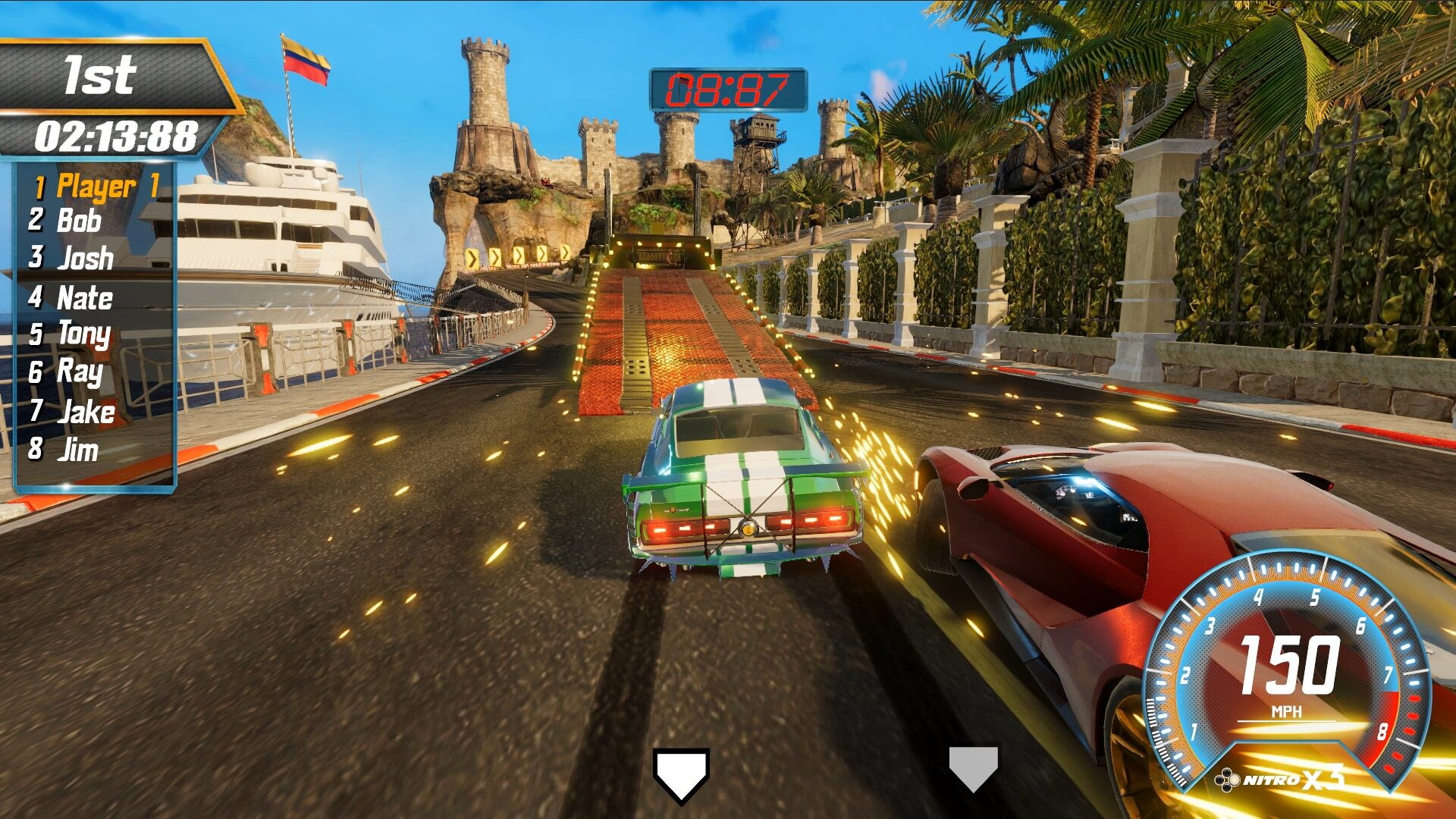 Rennspiel mit zwei Autos auf einer sonnigen Küstenstrecke, im Hintergrund eine Burg und eine Luxusyacht.