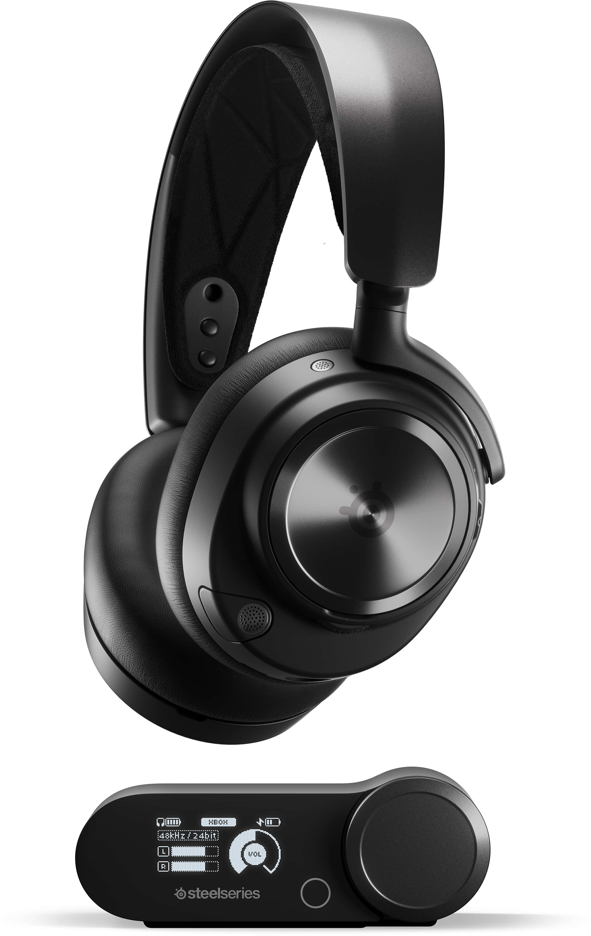 Czarne słuchawki nauszne SteelSeries z pasującą stacją bazową i wyświetlaczem LED.