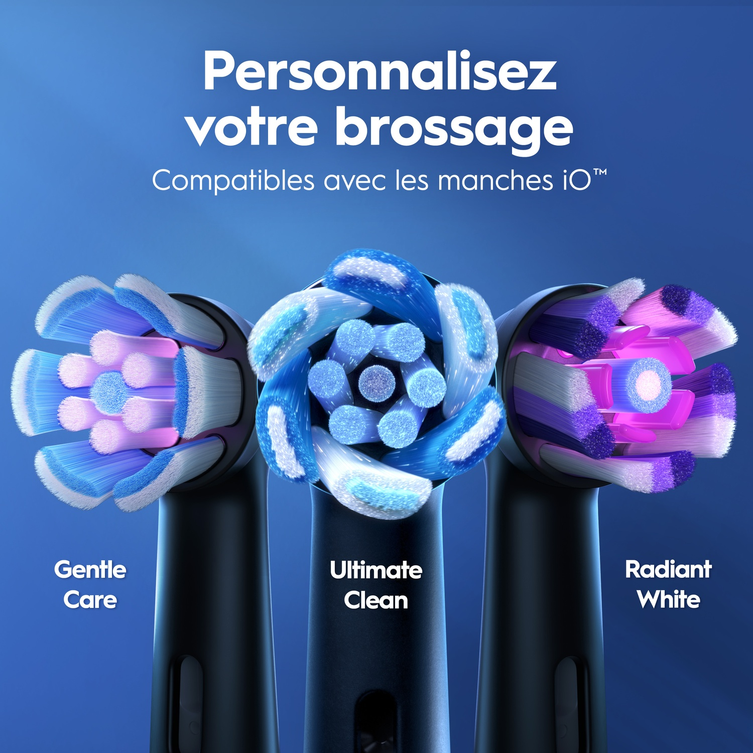Drie elektrische tandenborstelopzetstukken tegen een blauwe achtergrond: Gentle Care, Ultimate Clean en Radiant White.