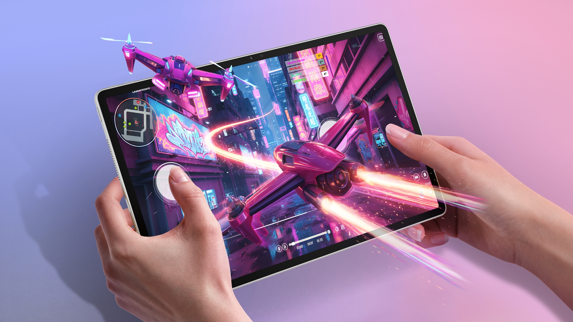 Ein Tablet zeigt ein farbenfrohes Drohnenspiel, während Hände es halten und pinke Drohnen aus dem Bildschirm fliegen.