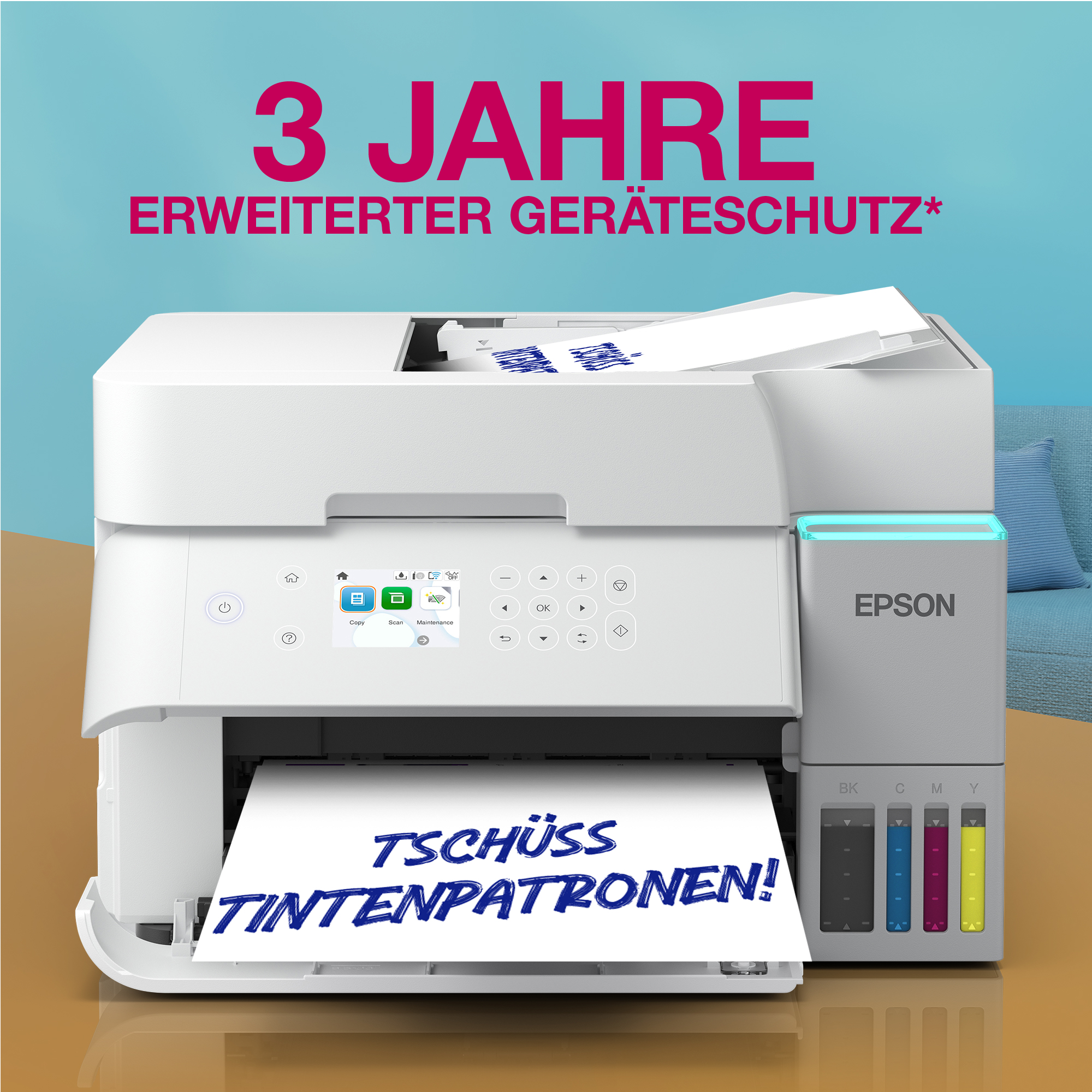 Ein weißer Epson Drucker steht auf einem Tisch. Auf dem Papier im Ausgabefach steht 'TSCHÜSS TINTENPATRONEN!'.