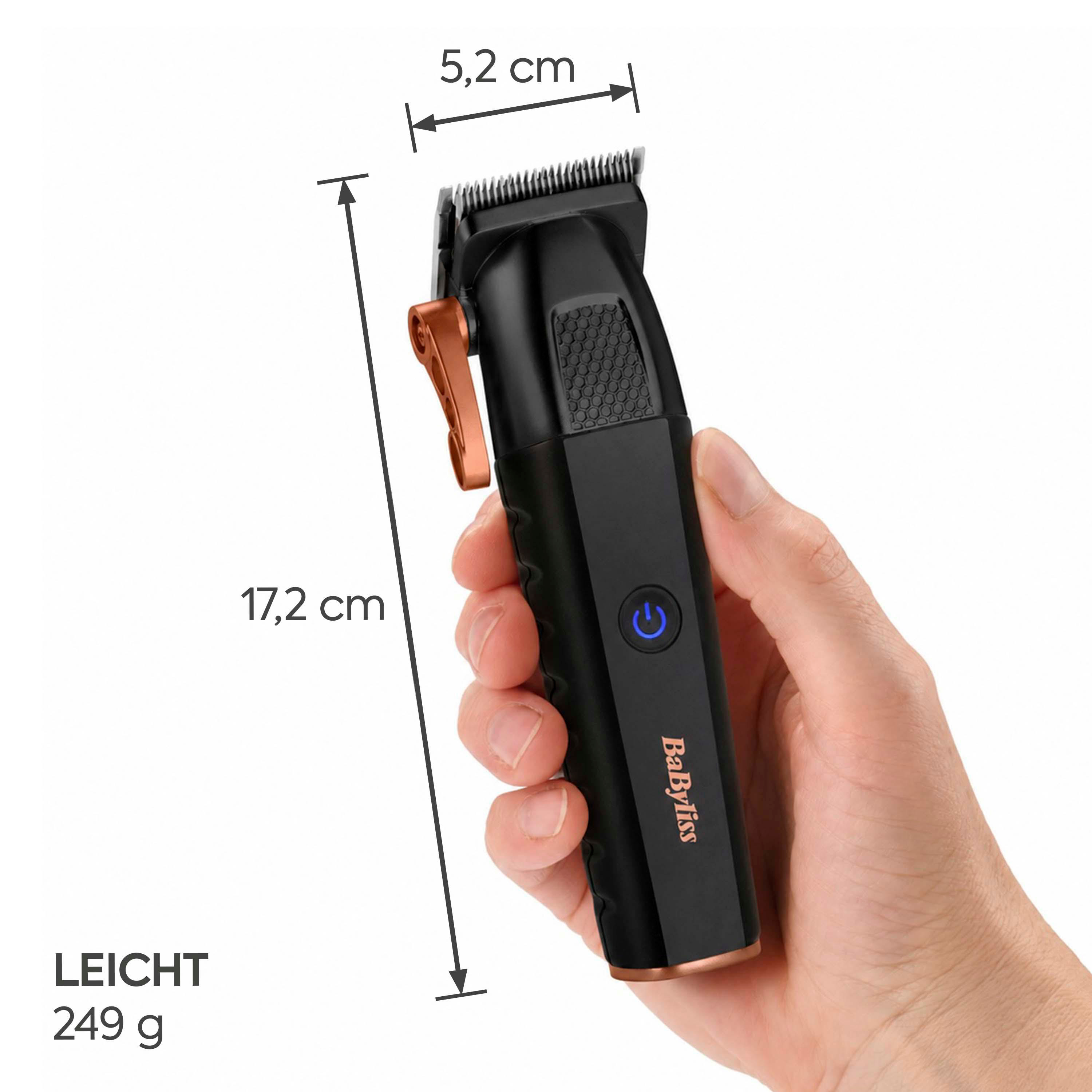 Hand hält BaByliss Haarschneidemaschine mit Maßen von 17,2 cm Höhe, 5,2 cm Breite und 249 g Gewicht.
