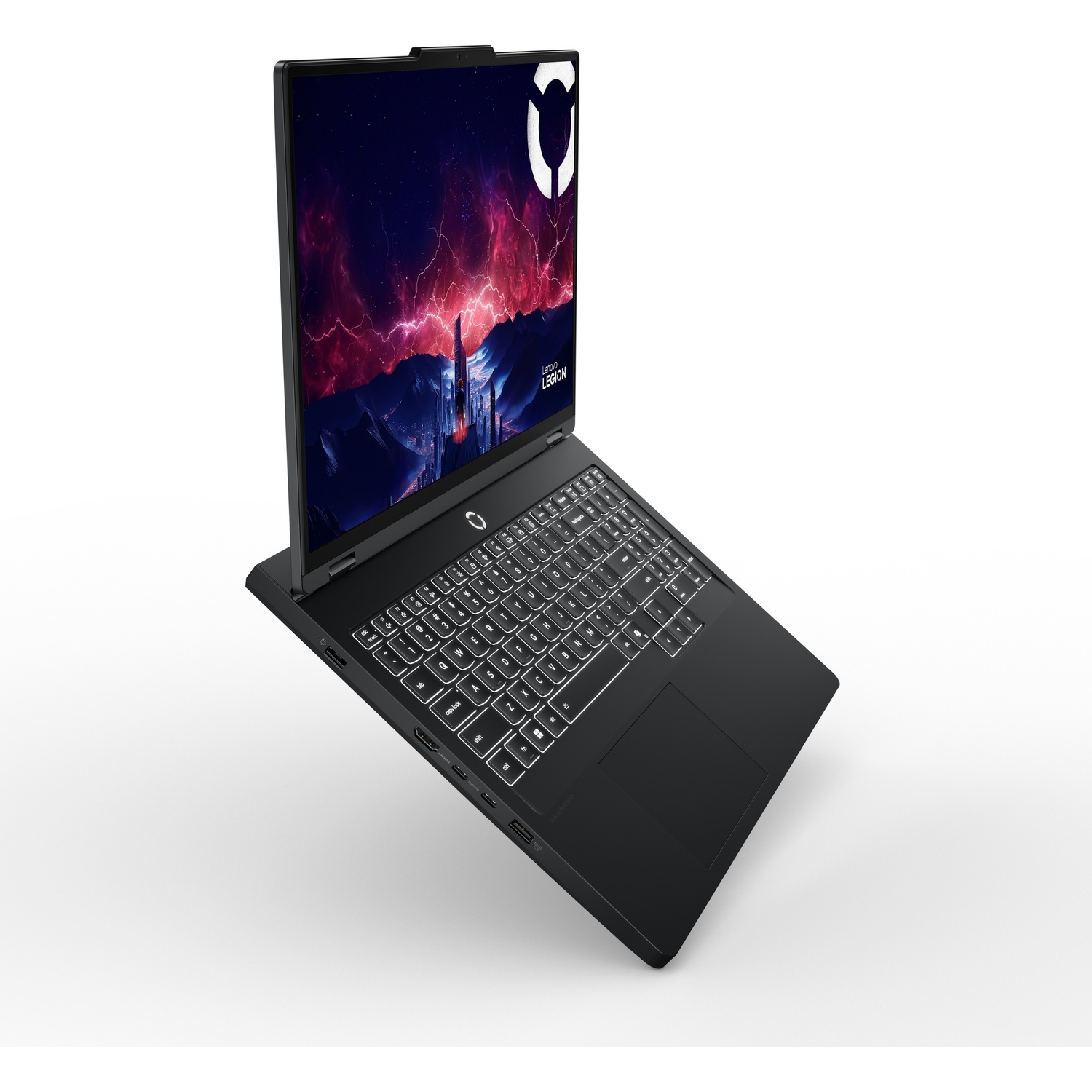 Un ordinateur portable noir sur fond blanc avec écran et clavier lumineux.