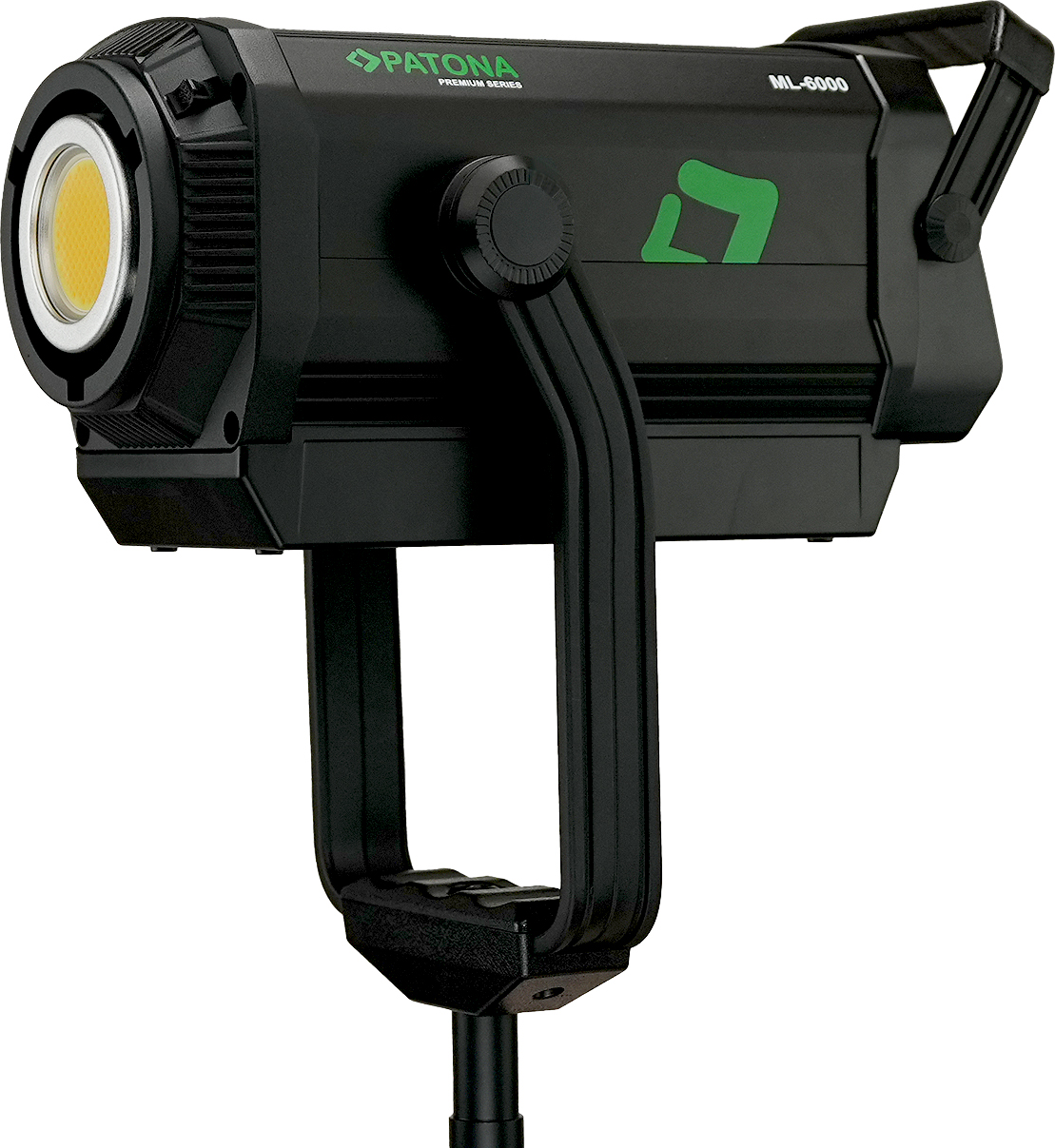 Luce da studio LED Patona ML-6000 nera su supporto, con lente LED COB gialla e marchio verde.
