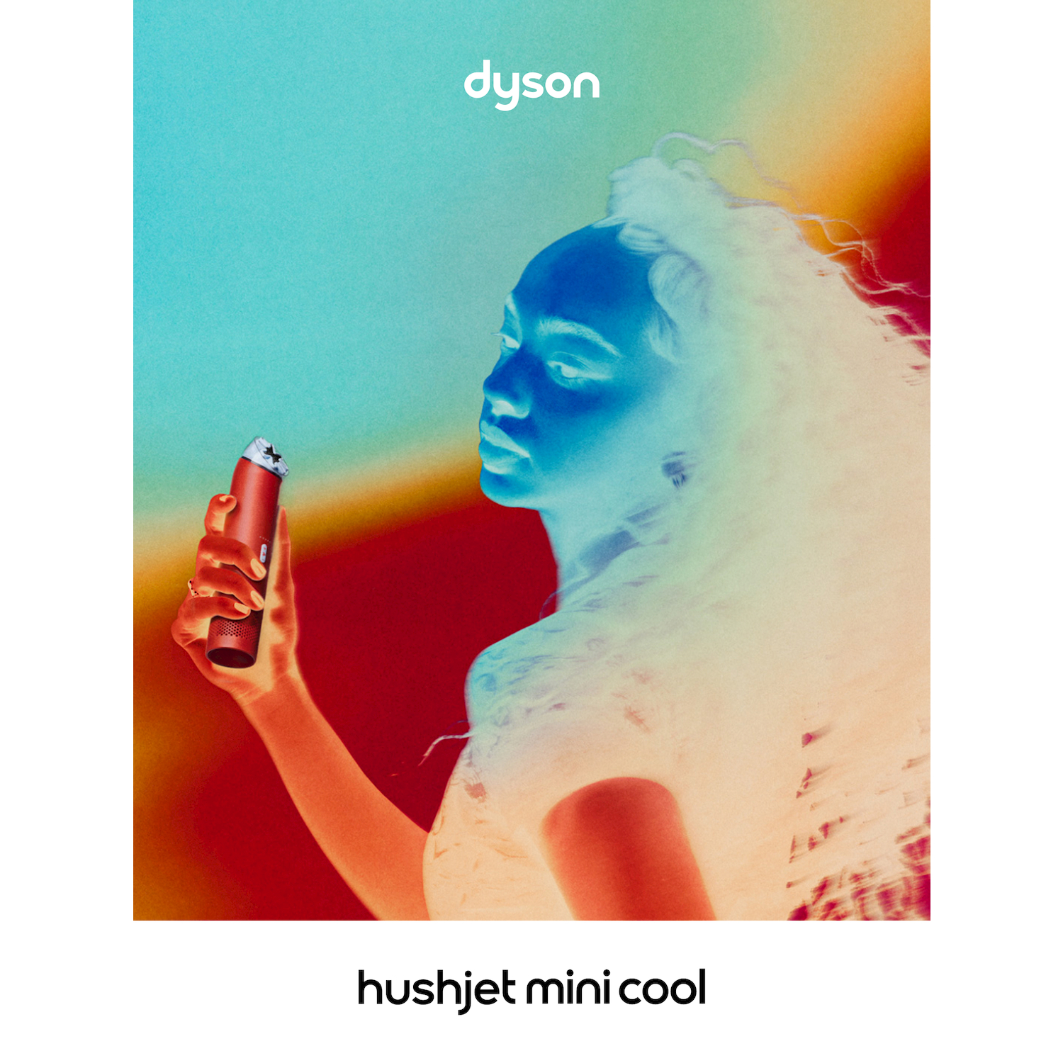 Una donna con colori invertiti tiene in mano un Dyson hushjet mini cool rosso su sfondo colorato.