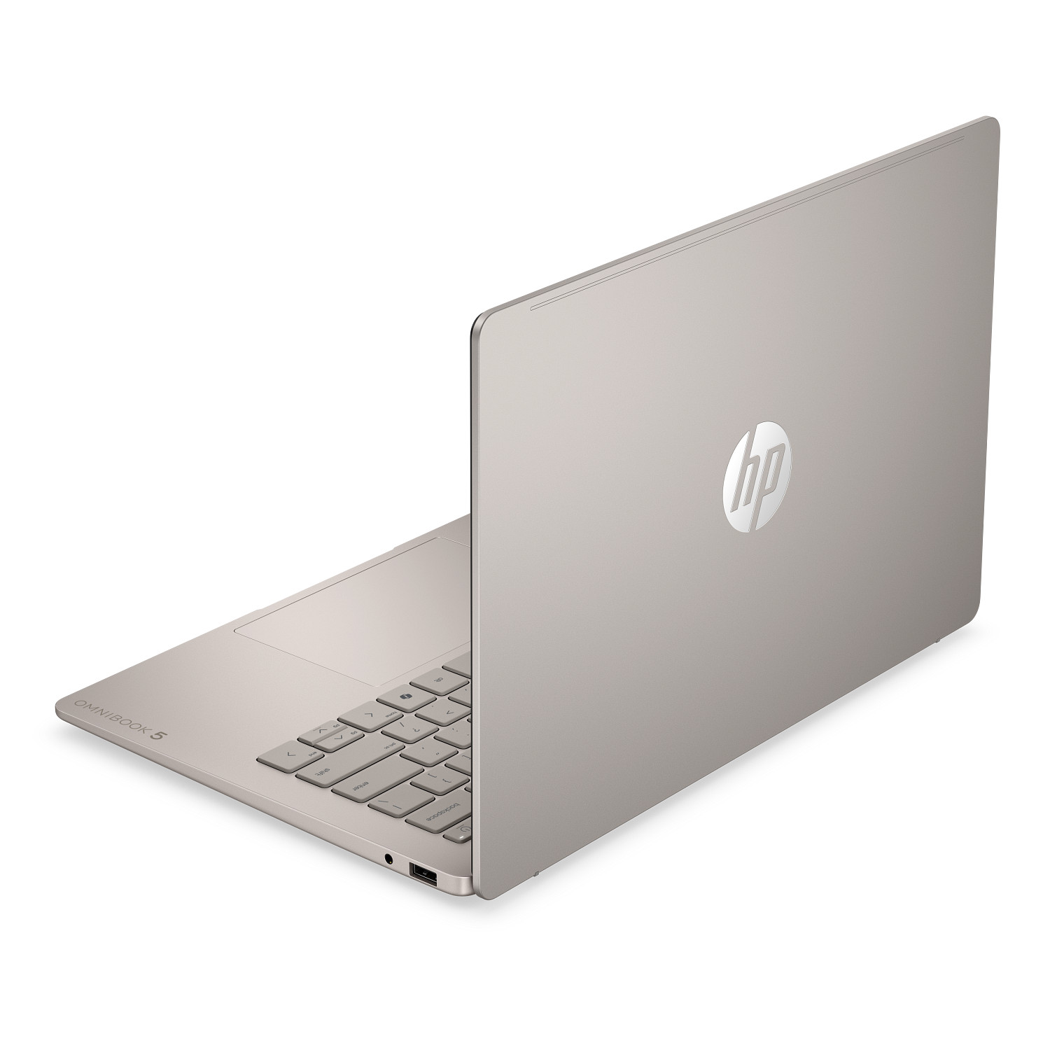 Una laptop HP Omnibook 5 plateada, ligeramente abierta, que muestra el logotipo de la tapa y el teclado sobre un fondo blanco.