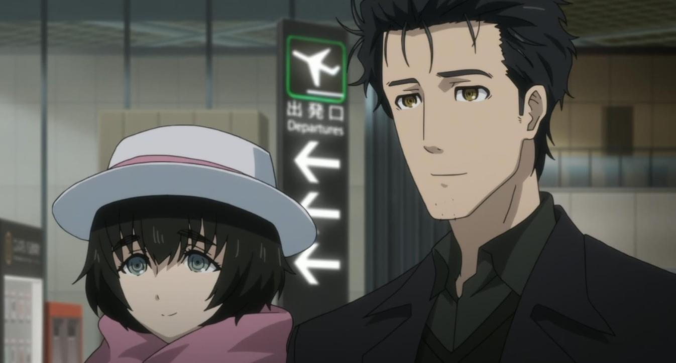 Ein Anime-Mann im schwarzen Mantel und eine Frau mit Hut und Schal stehen an einem Flughafen.