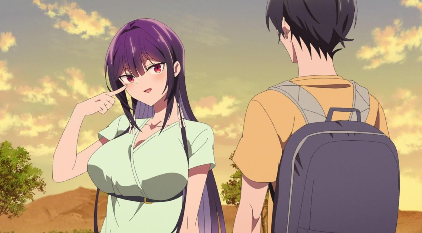 Anime-Frau mit violettem Haar zeigt auf ihre Wange, während ein Junge mit Rucksack im Vordergrund steht, bei Sonnenuntergang.