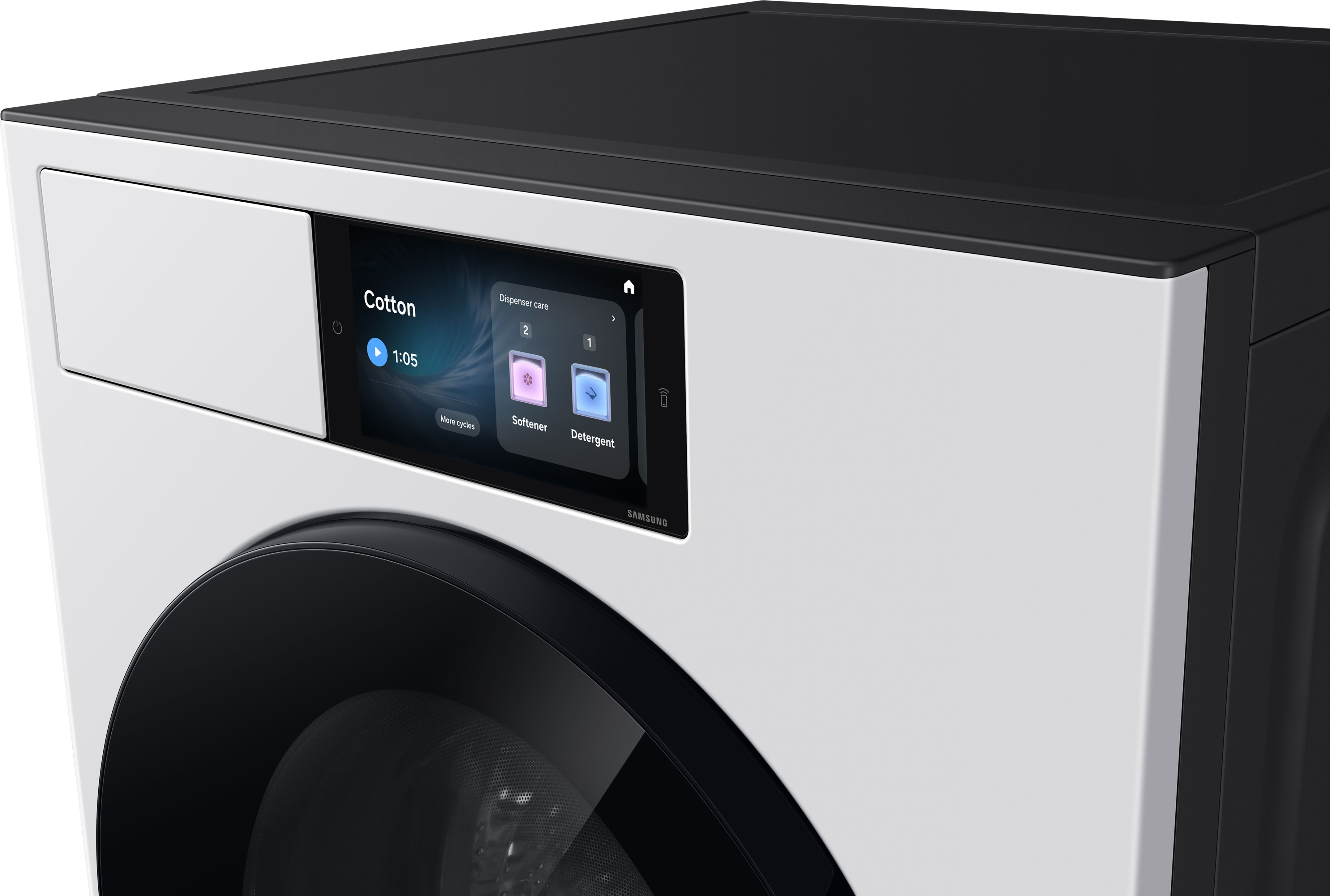 Nahaufnahme einer weiß-schwarzen Samsung Waschmaschine mit digitalem Touch-Display für Zykluseinstellungen.