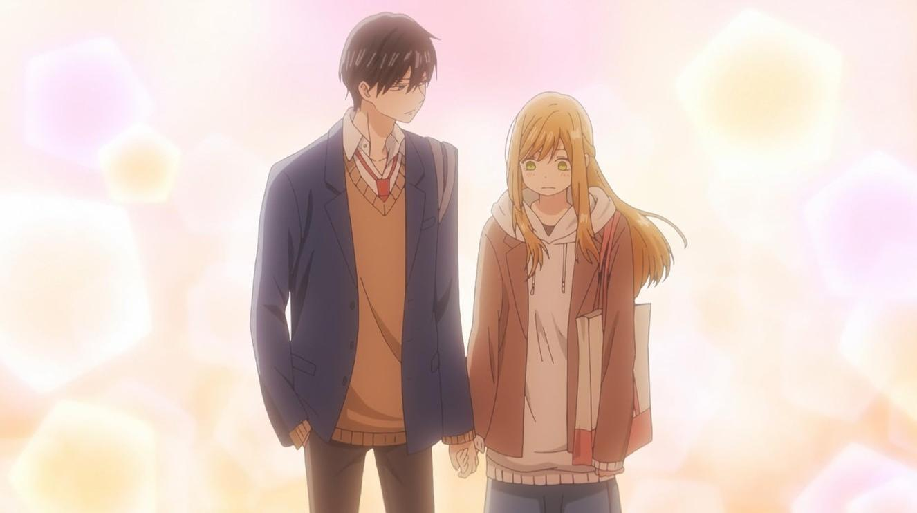 Ein Anime-Junge und ein Mädchen halten Hände vor einem hellen, bokeh-artigen Hintergrund.
