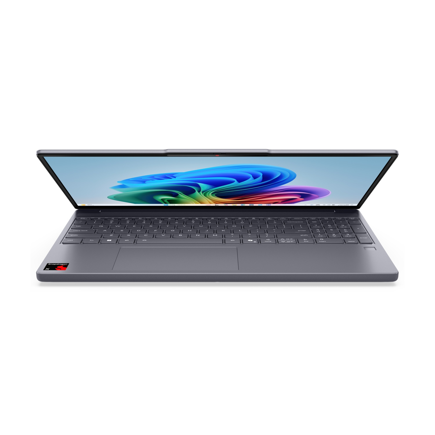 Vista frontale di un computer portatile grigio con schermo illuminato e tastiera su sfondo bianco.