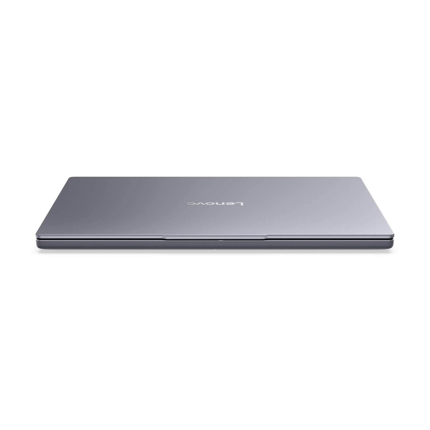 Un computer portatile grigio chiuso con il logo Lenovo in alto, visto frontalmente su sfondo bianco.