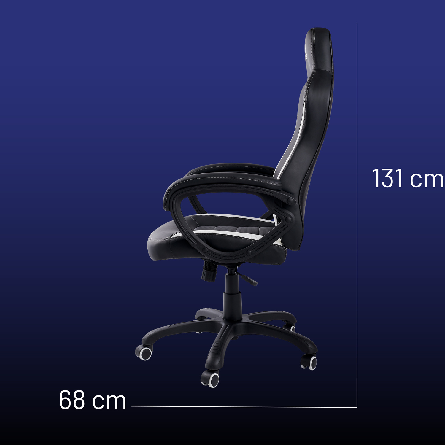 Una sedia da ufficio nera e bianca di lato, alta 131 cm e larga 68 cm su sfondo blu.