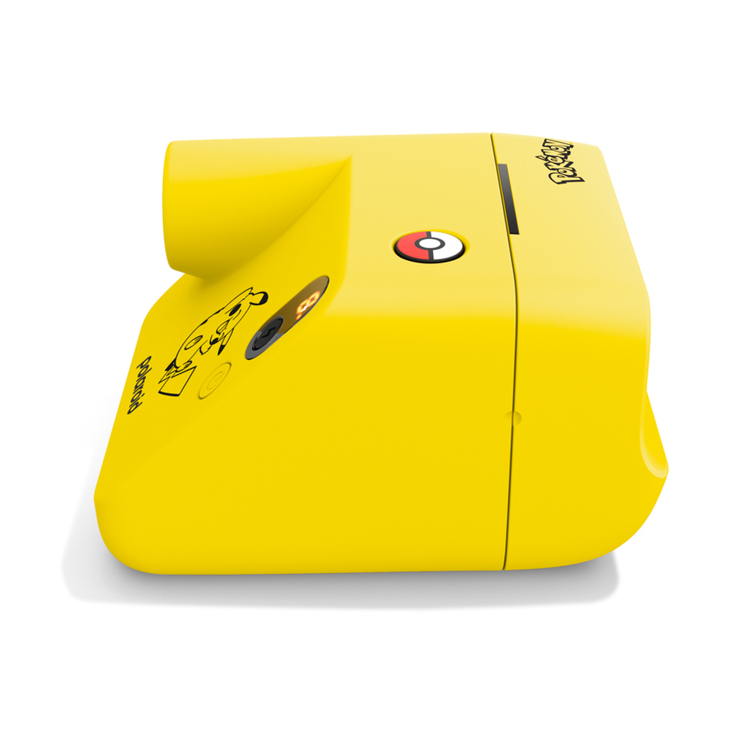 Fotocamera Polaroid gialla a tema Pokémon con pulsante di scatto Pokéball e grafica Pikachu su sfondo bianco.
