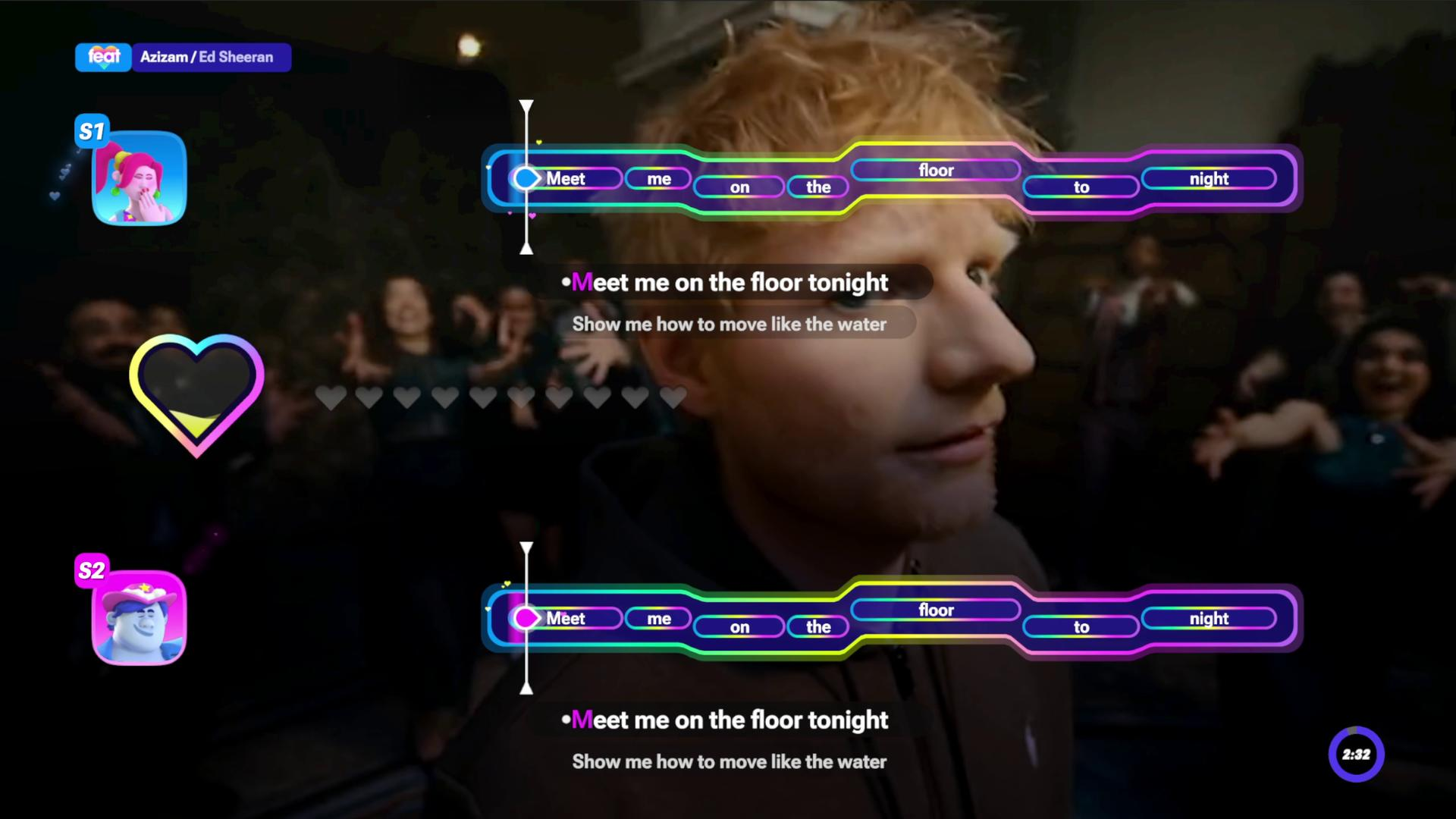 Karaoke-Oberfläche mit Ed Sheeran, scrollenden Liedtexten und einem Herzsymbol vor dunklem Hintergrund.