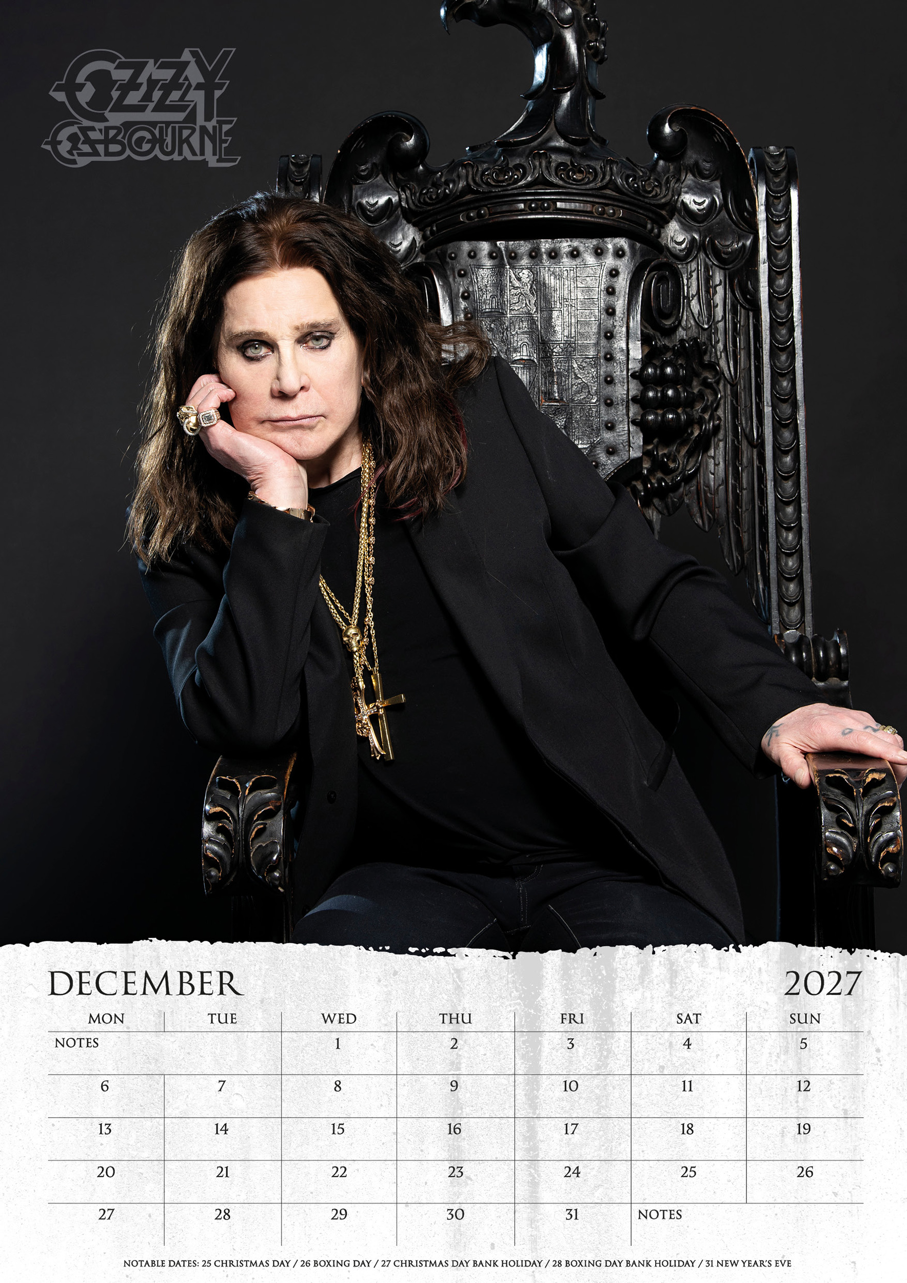 Ozzy Osbourne trónon ül, alatta egy 2027. decemberi naptárral.