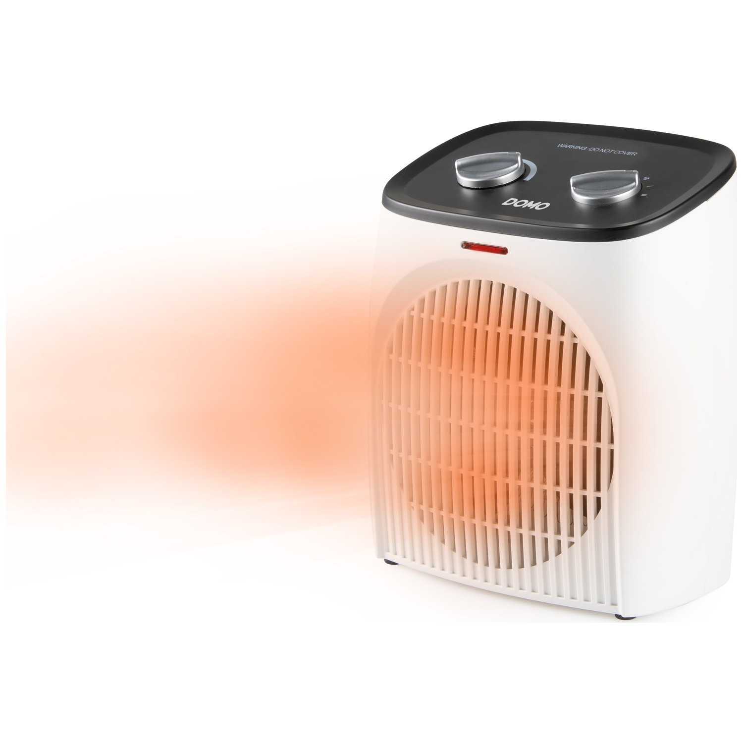 Een witte kachelventilator met twee knoppen en oranje warmtestroom op een witte achtergrond.
