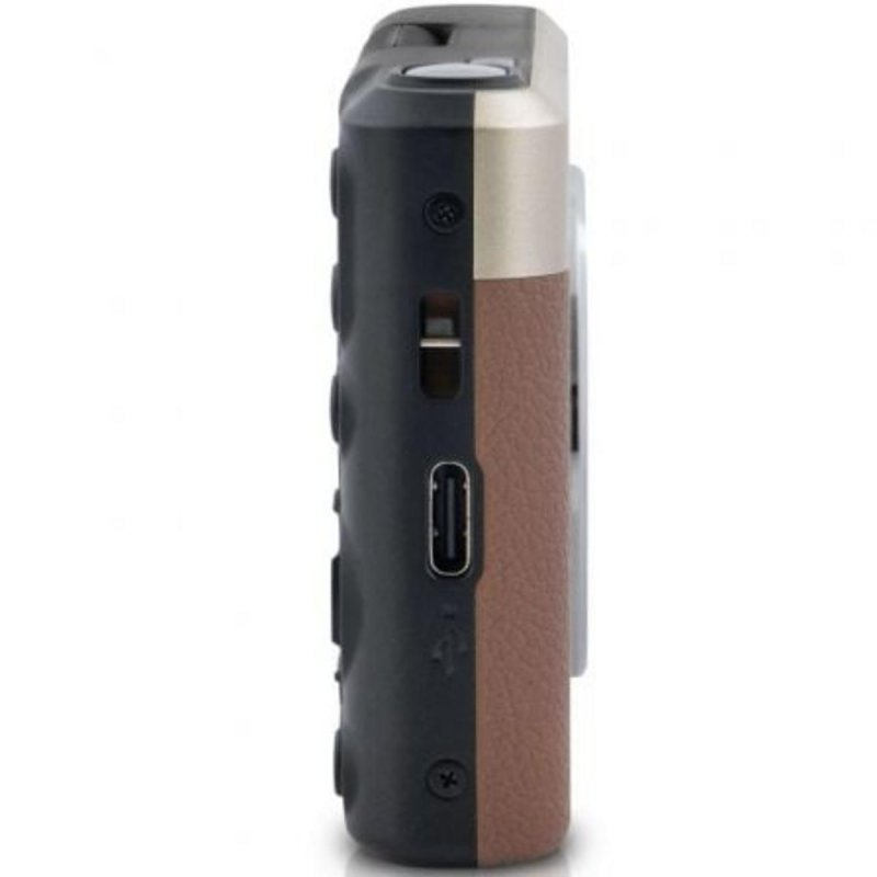 Vista lateral de una cámara compacta en negro y marrón con un puerto USB-C y botones sobre fondo blanco.