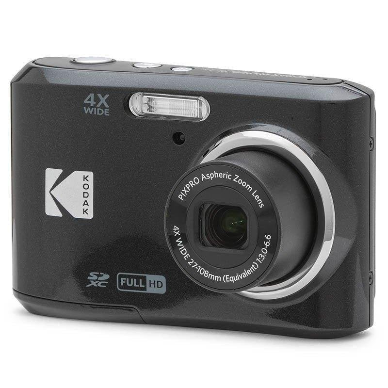 Una cámara digital compacta negra con lente de zoom ancho 4X y el logotipo de Kodak al frente.