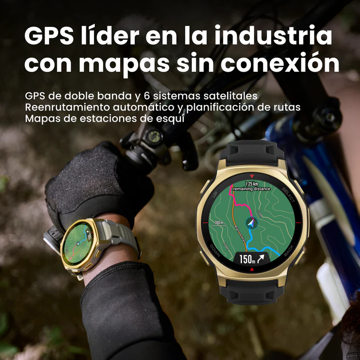 Un reloj inteligente dorado con un mapa de rutas, usado por un ciclista sosteniendo el manillar con texto en español.