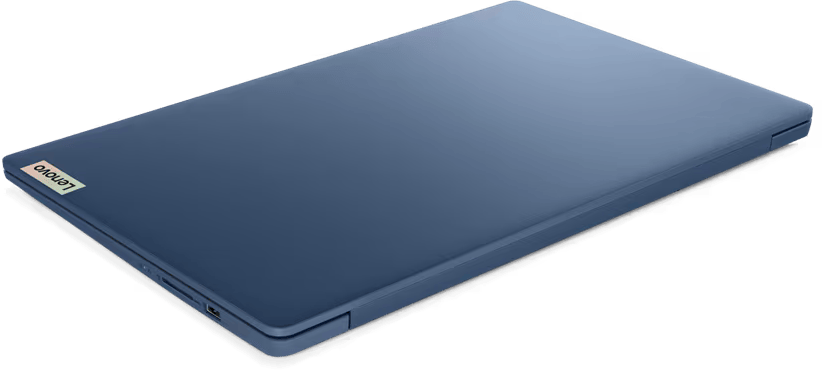 Egy zárt kék Lenovo laptop ferde nézetben, fekete háttér előtt.